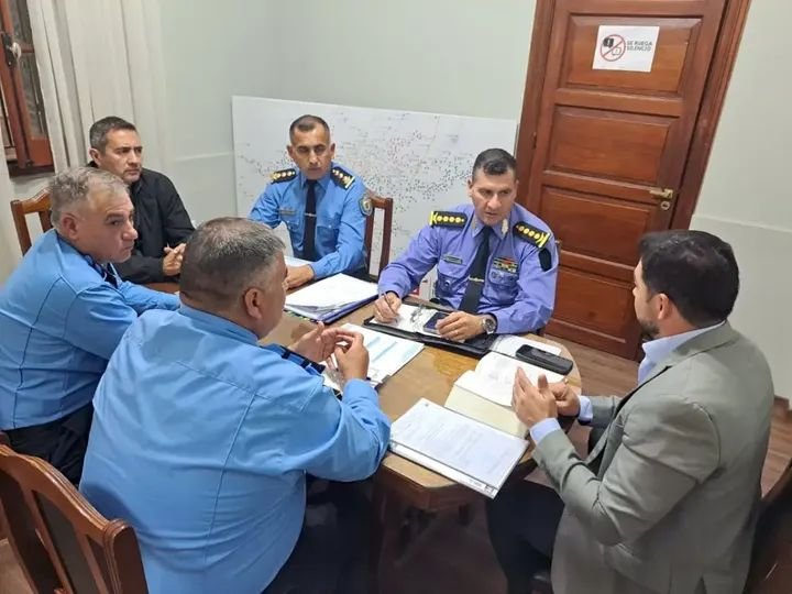 Reunión de autoridades de seguridad de La Rioja en la que se definieron estrategias para escuelas.