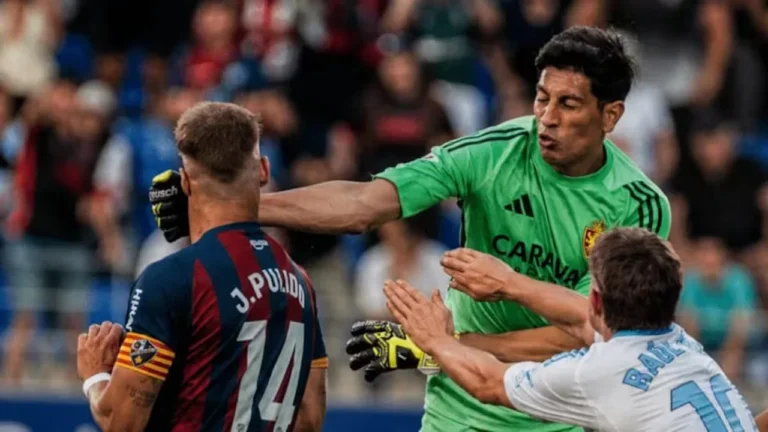 Esteban Andrada durante un partido del Real Zaragoza
