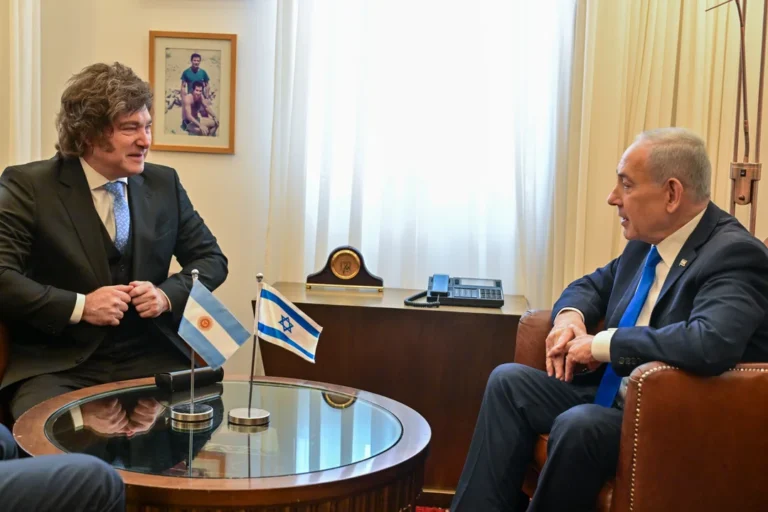 Los presidentes Javier Milei y Benjamin Netanyahu durante la conferencia de prensa en Jerusalén.