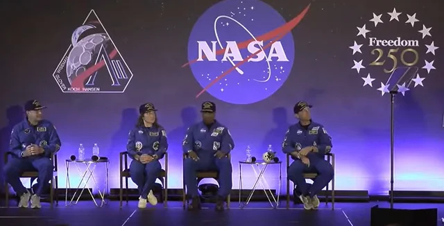 Astronautas de la misión Artemis II de la NASA durante la conferencia de prensa en el Centro Espacial Johnson.