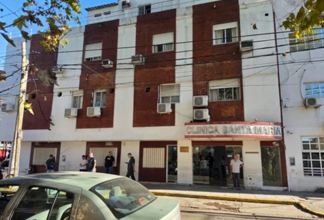 Fachada de la Clínica Santa María en Villa Ballester, Buenos Aires