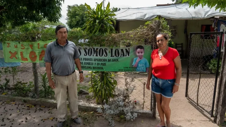 Ilustración de una balanza de la justicia, símbolo del juicio por el caso Loan.