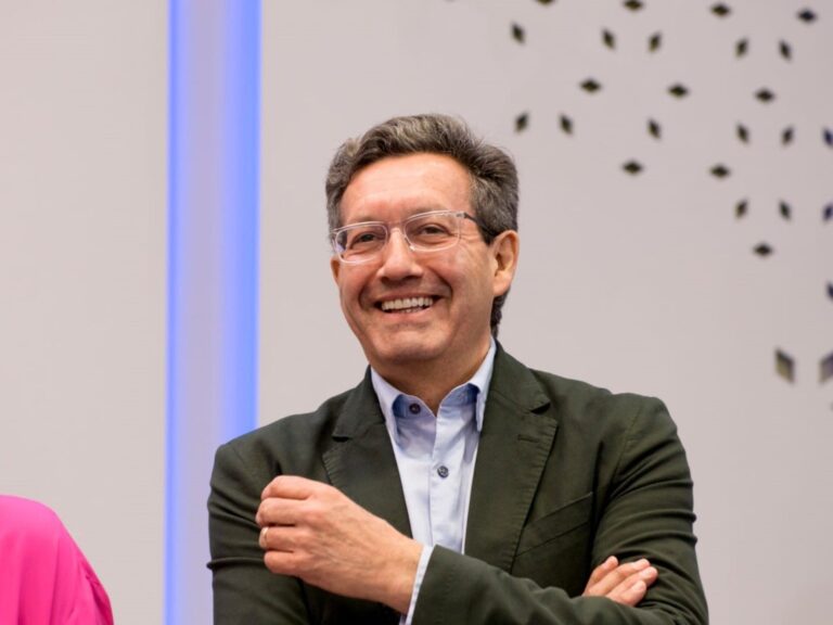 Ceferino Reato durante la presentación de su nuevo libro sobre política argentina.