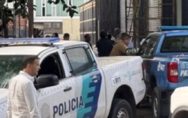 Sede de la Policía Federal en La Plata, lugar relacionado con la investigación.