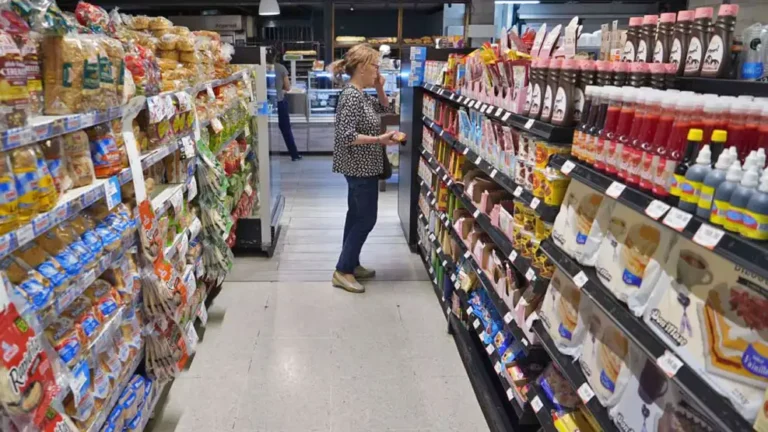 Gráfico con valores de la Canasta Básica Total y Alimentaria en La Rioja durante febrero de 2026