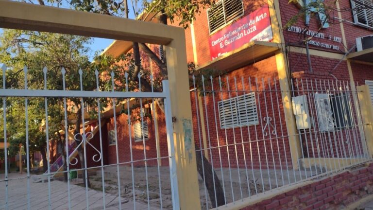 Fachada de la Escuela Polivalente de Arte de La Rioja