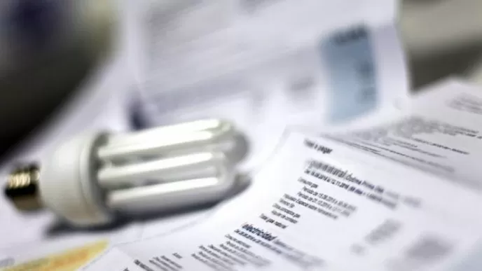 Titular del EUCOP Remo Bolognesi explica medida sobre facturas de servicios públicos