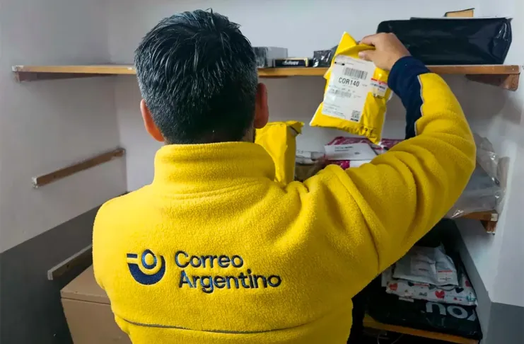 Trabajadores del Correo Argentino en La Rioja durante una protesta sindical