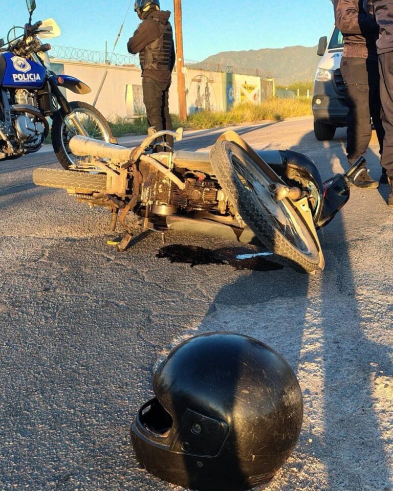Choque entre motos en La Rioja deja dos mujeres heridas leves