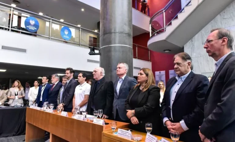 Jorge Rocchia Ferro, presidente de la UIT, durante una exposición sobre la situación industrial del Norte Grande.