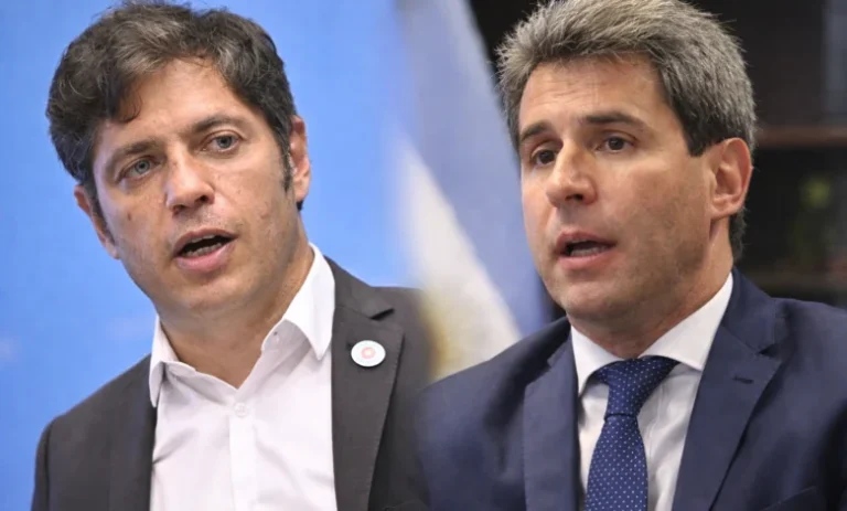 Reunión de dirigentes políticos analizando mapas electorales