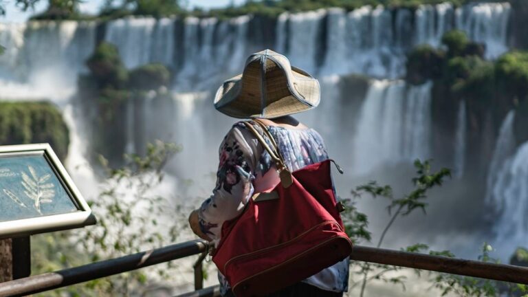 Turistas en un destino argentino durante el fin de semana largo de Semana Santa.