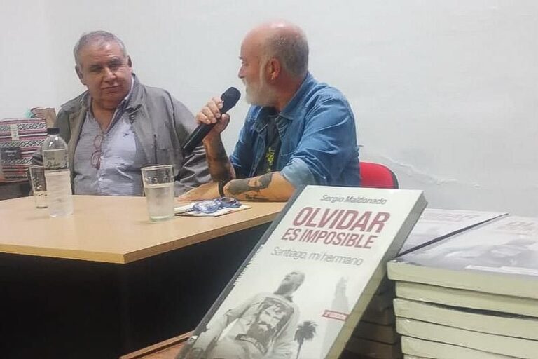 Sergio Maldonado presentando su libro en La Rioja