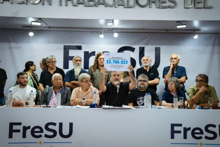 Representación de dirigentes sindicales en una reunión de planificación.