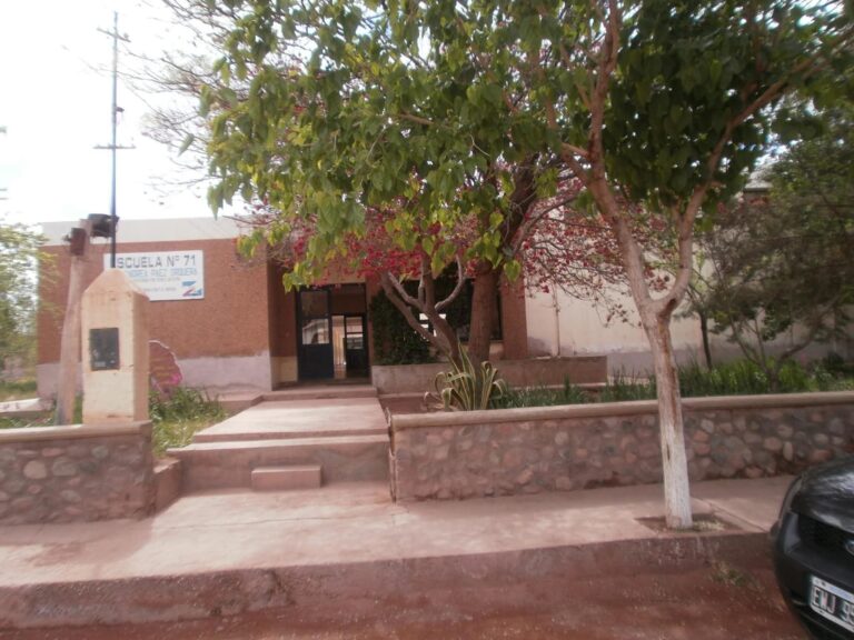 Comunidad de Banda Florida y escuela rural Andrea Páez de Orquera en La Rioja