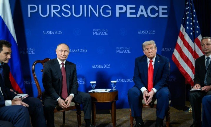 Donald Trump y Vladimir Putin en fotografía de archivo