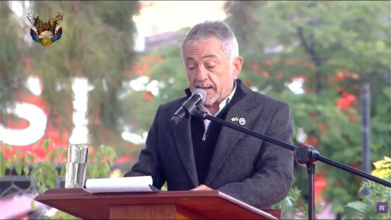 Intendente Armando Molina durante el acto por el 435° aniversario de la Fundación de La Rioja