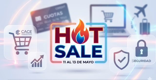 Persona comprando en línea durante el Hot Sale 2026 con una laptop y tarjeta de crédito