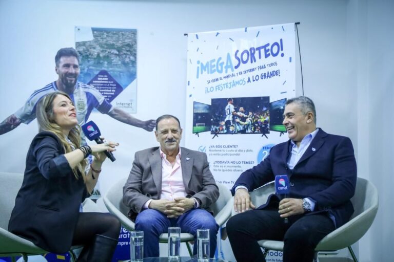 Anuncio del Mega Sorteo Mundial 2026 de Internet para Todos con el gobernador Ricardo Quintela y autoridades