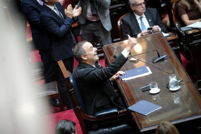 Javier Milei y Manuel Adorni en el Congreso de la Nación
