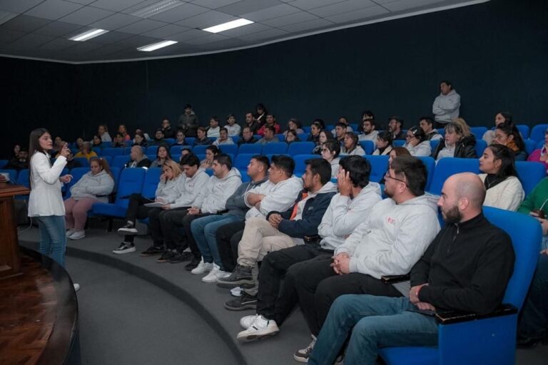 Capacitación estatal para atención inclusiva a personas con discapacidad en La Rioja